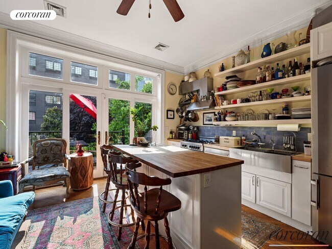 556 Washington Ave in Brooklyn, NY - Building Photo - Building Photo