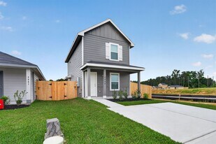 2065 E Gemini Dr in Splendora, TX - Building Photo