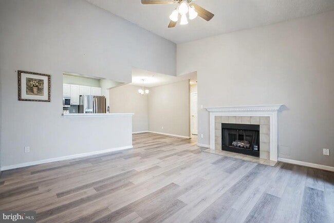 20281 Beechwood Terrace in Ashburn, VA - Building Photo - Building Photo