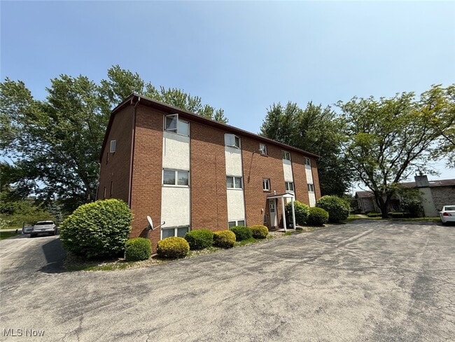 6316 Tippecanoe Rd in Canfield, OH - Building Photo - Building Photo