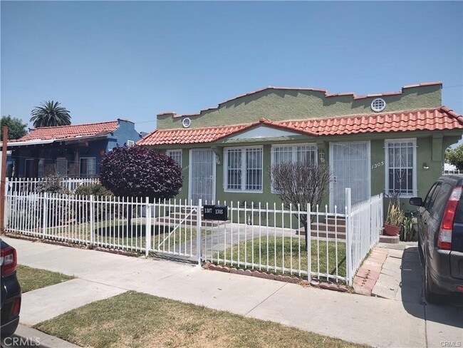property at 1305 W 56th St