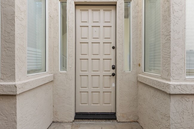 1525 Clearwater Ridge in Vista, CA - Building Photo - Building Photo