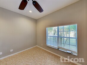 13305 Silvercreek Dr in Riverview, FL - Foto de edificio - Building Photo