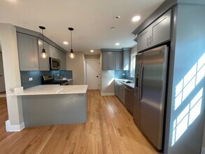 1921 Highland Ave in Wilmette, IL - Building Photo - Building Photo