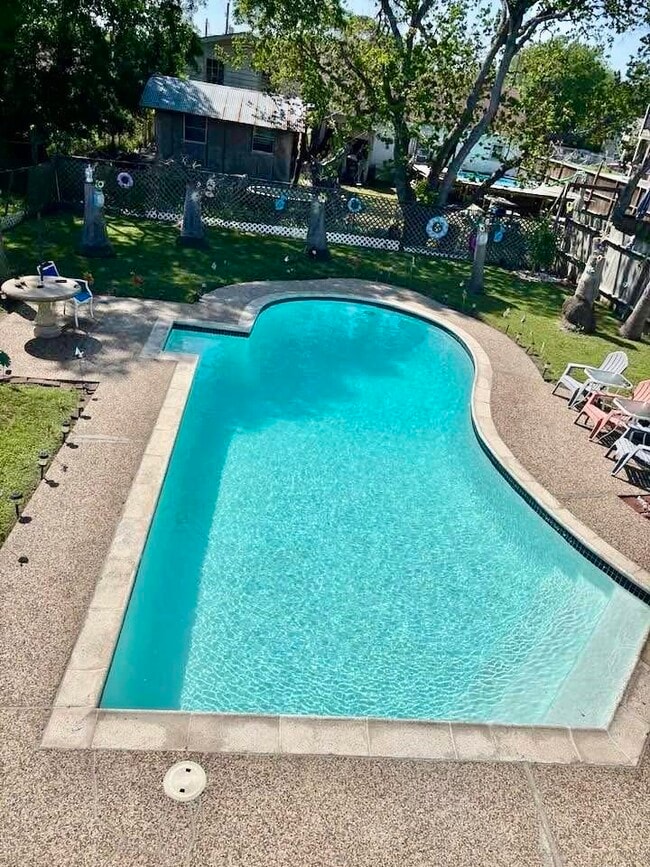 236 3rd St in San Leon, TX - Building Photo - Building Photo