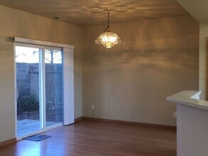 1173 Tule Dr in Reno, NV - Building Photo - Building Photo