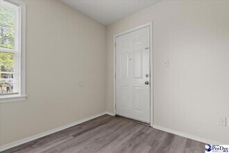 319 Revell Dr in Florence, SC - Foto de edificio - Building Photo