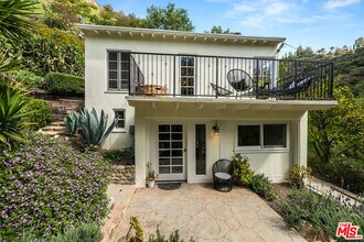 1205 N Beverly Glen Blvd in Los Angeles, CA - Building Photo - Building Photo