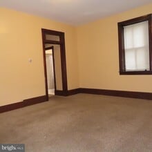 103 N Earl St in Shippensburg, PA - Building Photo - Building Photo