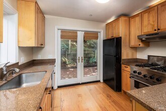 9 Sunnyside Ave in Corte Madera, CA - Building Photo - Building Photo