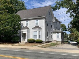654 Washington St in Braintree, MA - Building Photo