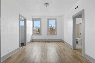2215 Lansing St in Detroit, MI - Building Photo - Building Photo