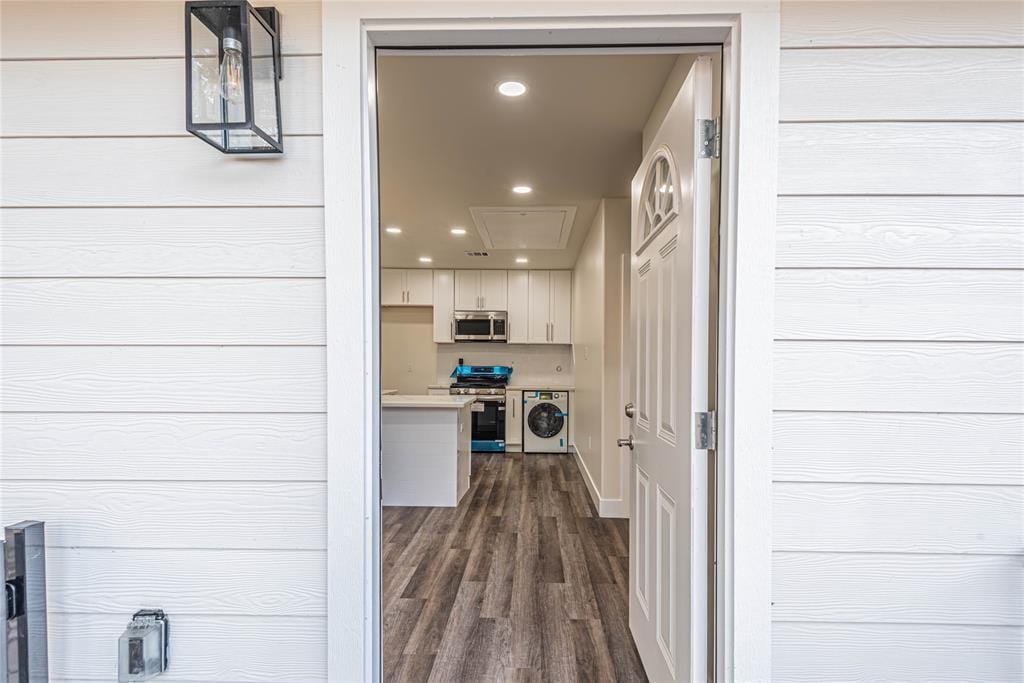 6003 De Moss Dr Photo