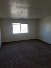 514 S Johnson St, Unit 4 Bedroom in Iowa City, IA - Foto de edificio - Building Photo