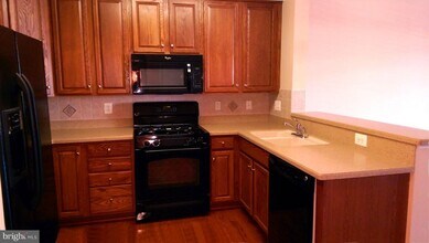 19263 Winmeade Dr in Leesburg, VA - Building Photo - Building Photo