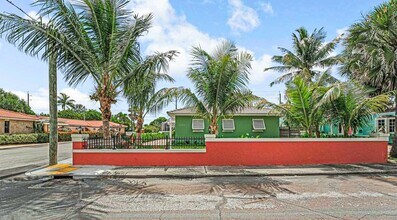 532 N Palmway in Lake Worth Beach, FL - Building Photo - Building Photo