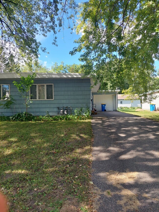 726 Truman Ave Rentals in Owatonna, MN