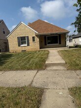 3608 W Roosevelt Dr in Milwaukee, WI - Foto de edificio - Building Photo
