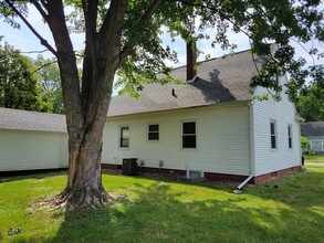 615 W 20th St in Cedar Falls, IA - Building Photo - Building Photo