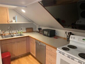 107 Prospect Hill St in Newport, RI - Building Photo - Building Photo