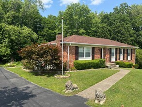 323 Lockert Pl in Clarksville, TN - Building Photo - Building Photo