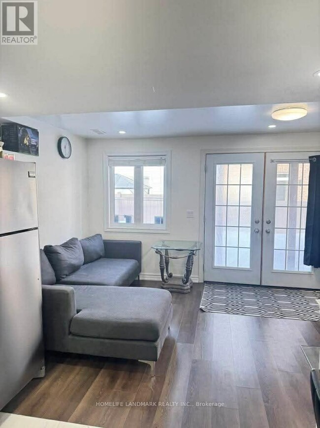 66 Haskins Cres in Georgina, ON - Building Photo - Building Photo