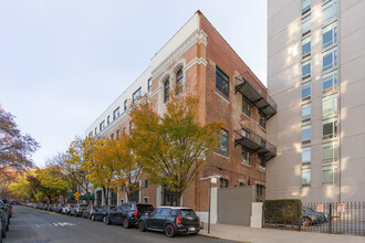 270 5Th Street in Brooklyn, NY - Foto de edificio - Building Photo