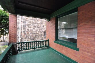 6549 Northumberland St in Pittsburgh, PA - Building Photo - Building Photo