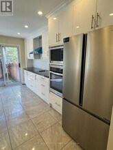 592 Leatherleaf Dr in Mississauga, ON - Building Photo - Building Photo