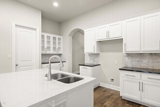 2333 Legend Hill Dr in Leander, TX - Building Photo - Building Photo
