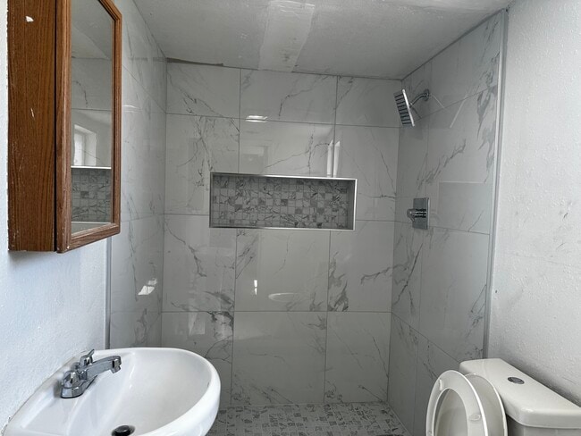 property at 1403 E Monte Vista Ave