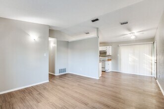 2326 Newbury Dr in Arlington, TX - Building Photo - Building Photo