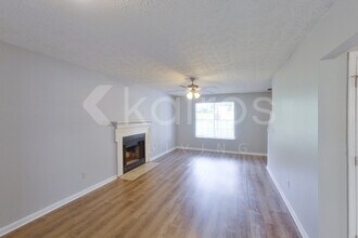2914 Knollberry Ln in Decatur, GA - Foto de edificio - Building Photo