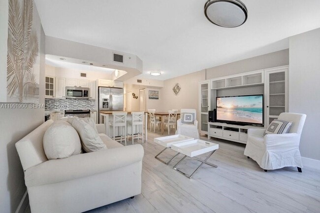 1532 Drexel Ave in Miami Beach, FL - Building Photo - Building Photo