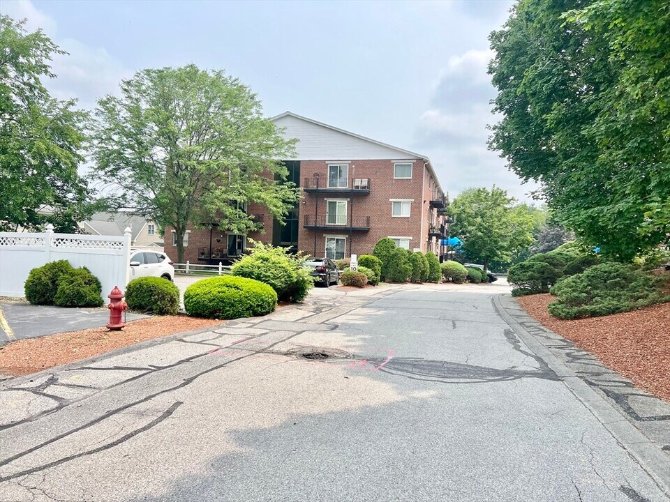 1506 Gorham St in Lowell, MA - Building Photo