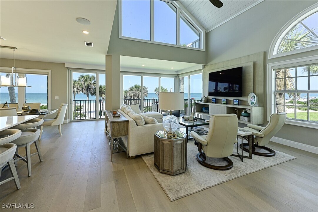 143 Barefoot Cir in Bonita Springs, FL - Building Photo