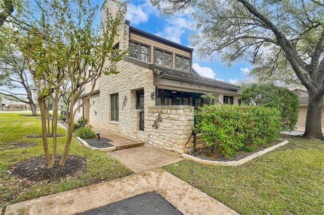property at 101 W Eagle Dr
