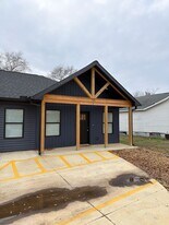 526 Gadsden Rd NW in Jacksonville, AL - Building Photo