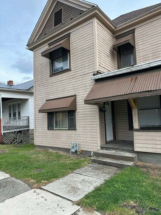 1013 Carleton St in Fairmont, WV - Building Photo