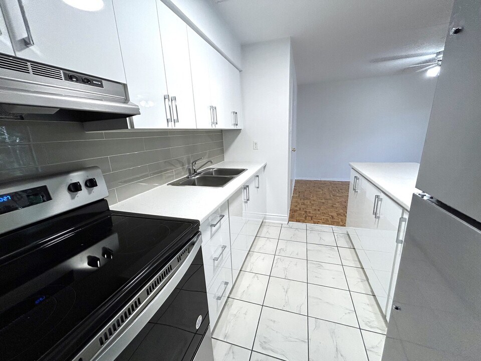 Maplewood Place Apartments in Barrie, ON - Building Photo