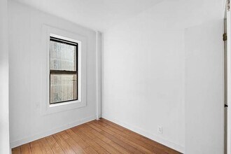 619 E 5th St in New York, NY - Foto de edificio - Building Photo