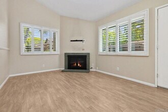 8350 Via Sonoma in San Diego, CA - Building Photo - Building Photo