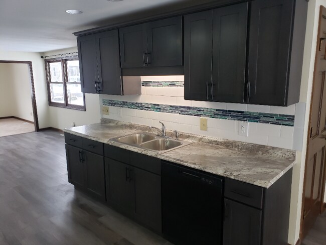 1333 Pierce Ave-Unit -1 in North Tonawanda, NY - Building Photo - Building Photo