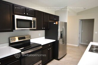 242 SW Airview Ave in Port St. Lucie, FL - Building Photo - Building Photo