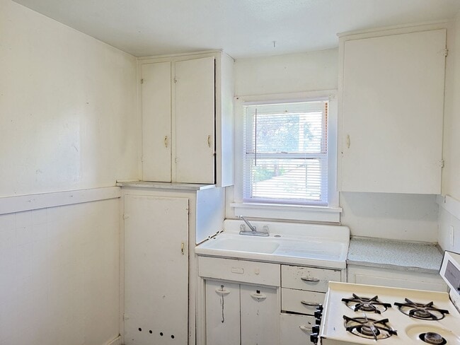 1104 1/2-1421-1422 Wallace St in Clovis, NM - Building Photo - Building Photo