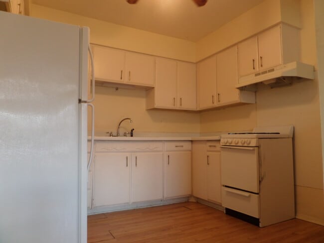 831 Kimberly Dr, Unit 5