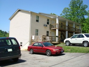 657 Jena Beth Drive Elizabethton TN in Elizabethton, TN - Building Photo - Building Photo