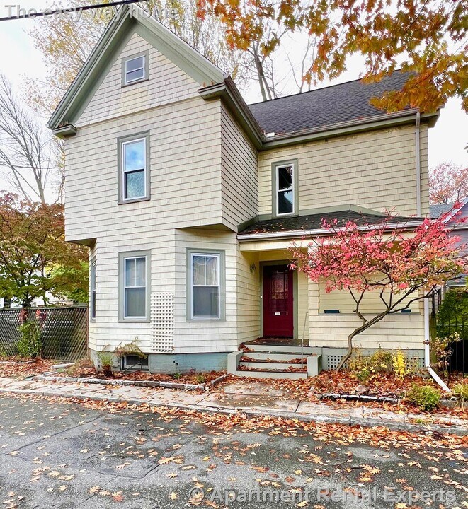 12 A Saginaw Ave in Cambridge, MA - Building Photo