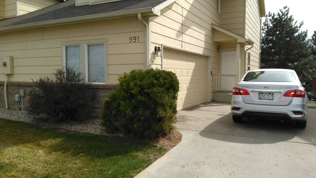 property at 991 Winona Cir