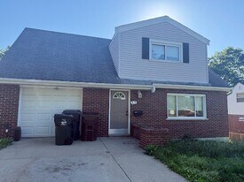 35 Parker Rd in Newport, KY - Building Photo